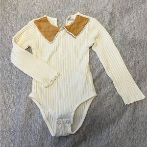 12-18 months Zara top. Perfect conditions. No stain. Only use once.